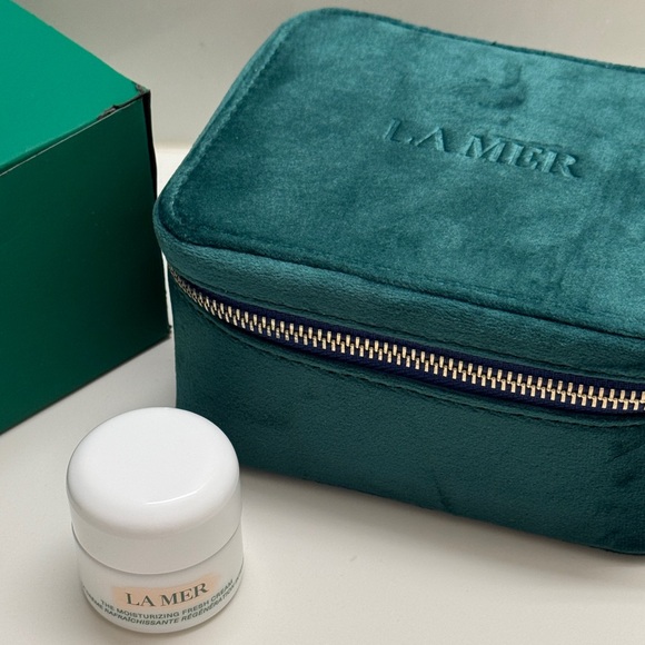 La Mer the moisturizing Soft Cream with emerald Velvet Case brand new - Picture 13 of 16